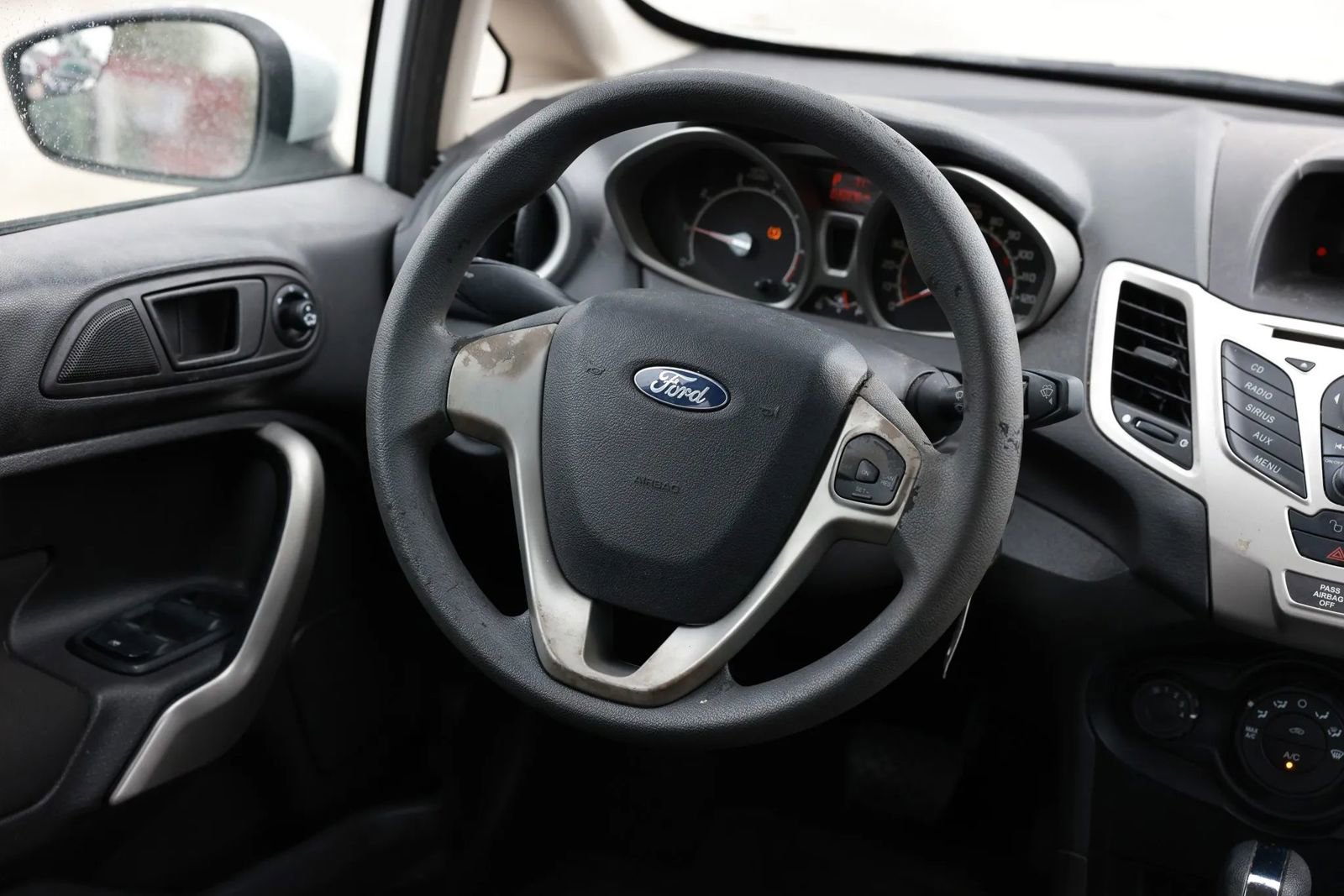 Used 2011 Ford Fiesta SE w/ Super Fuel Economy Pkg image 28