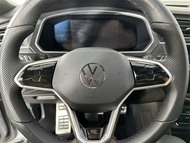 Used 2022 Volkswagen Tiguan SE R-Line image 21