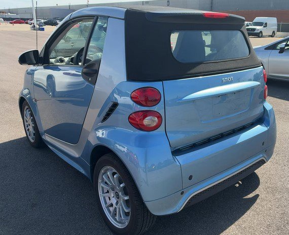 Used 2013 smart fortwo passion RWD image 2