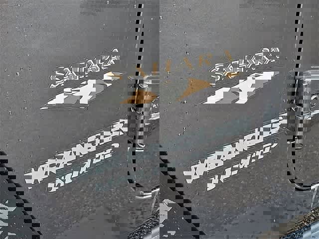 Used 2017 Jeep Wrangler Unlimited Sahara image 33