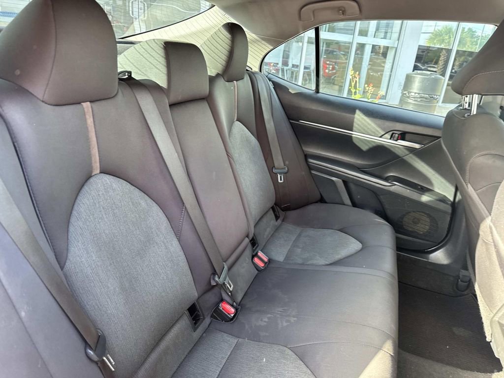 Used 2018 Toyota Camry LE FWD image 10