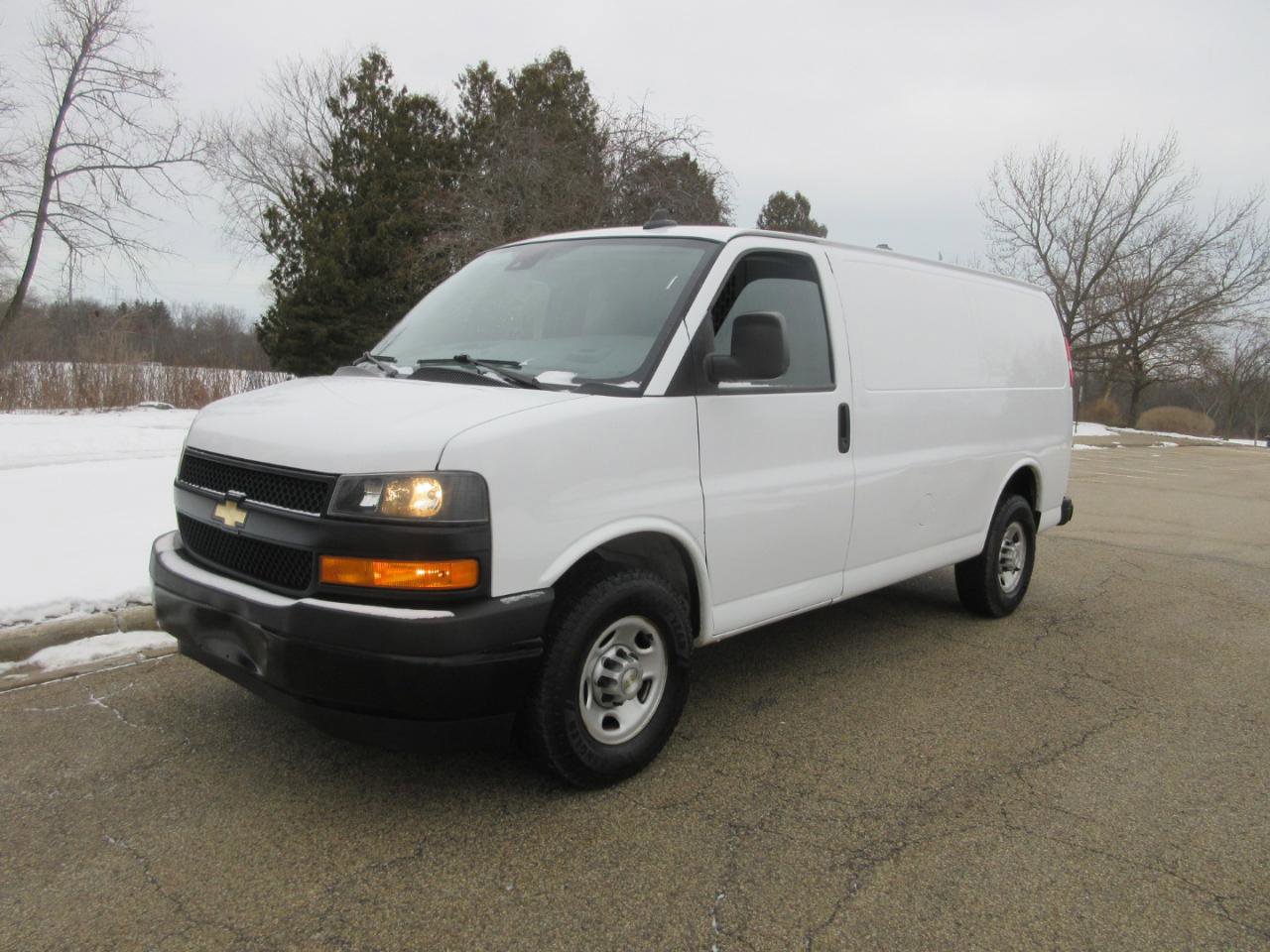Used 2021 Chevrolet Express 2500 w/ Driver Convenience Package image 2