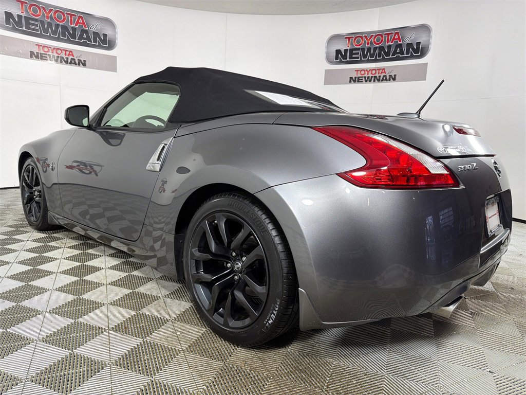 Used 2017 Nissan 370Z Roadster image 5