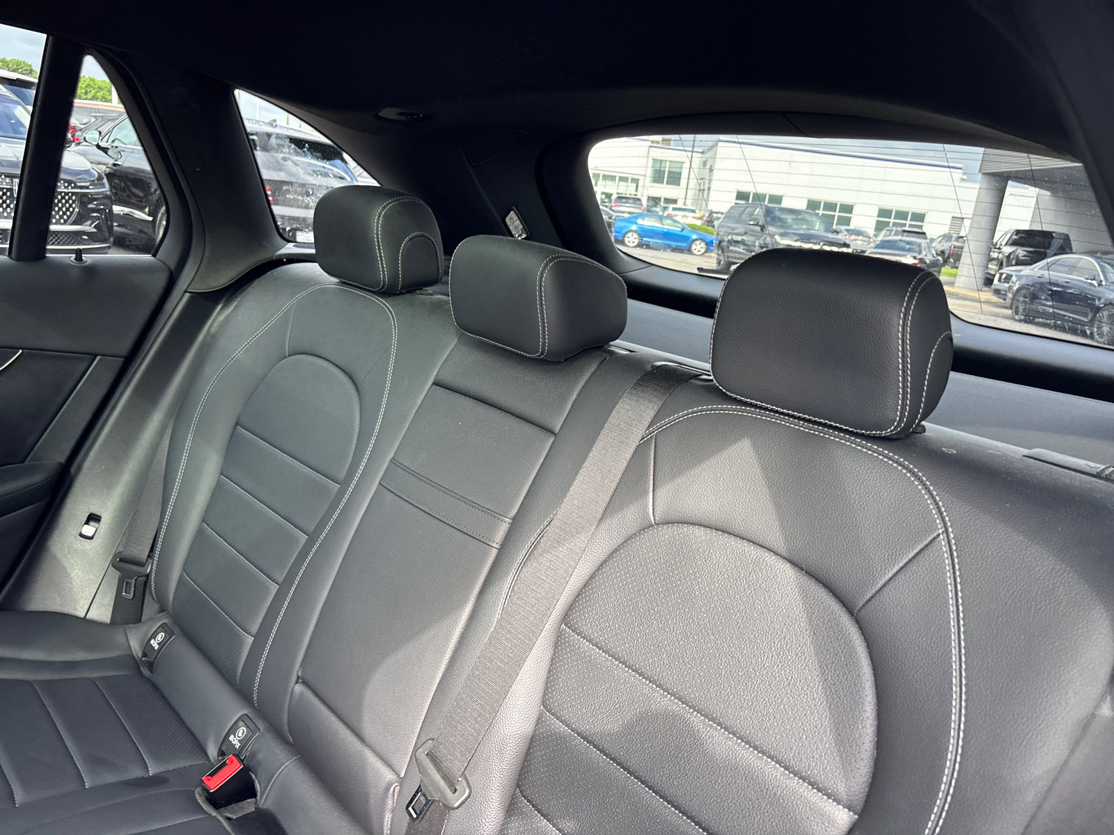 Used 2018 Mercedes-Benz GLC 300 4MATIC image 25