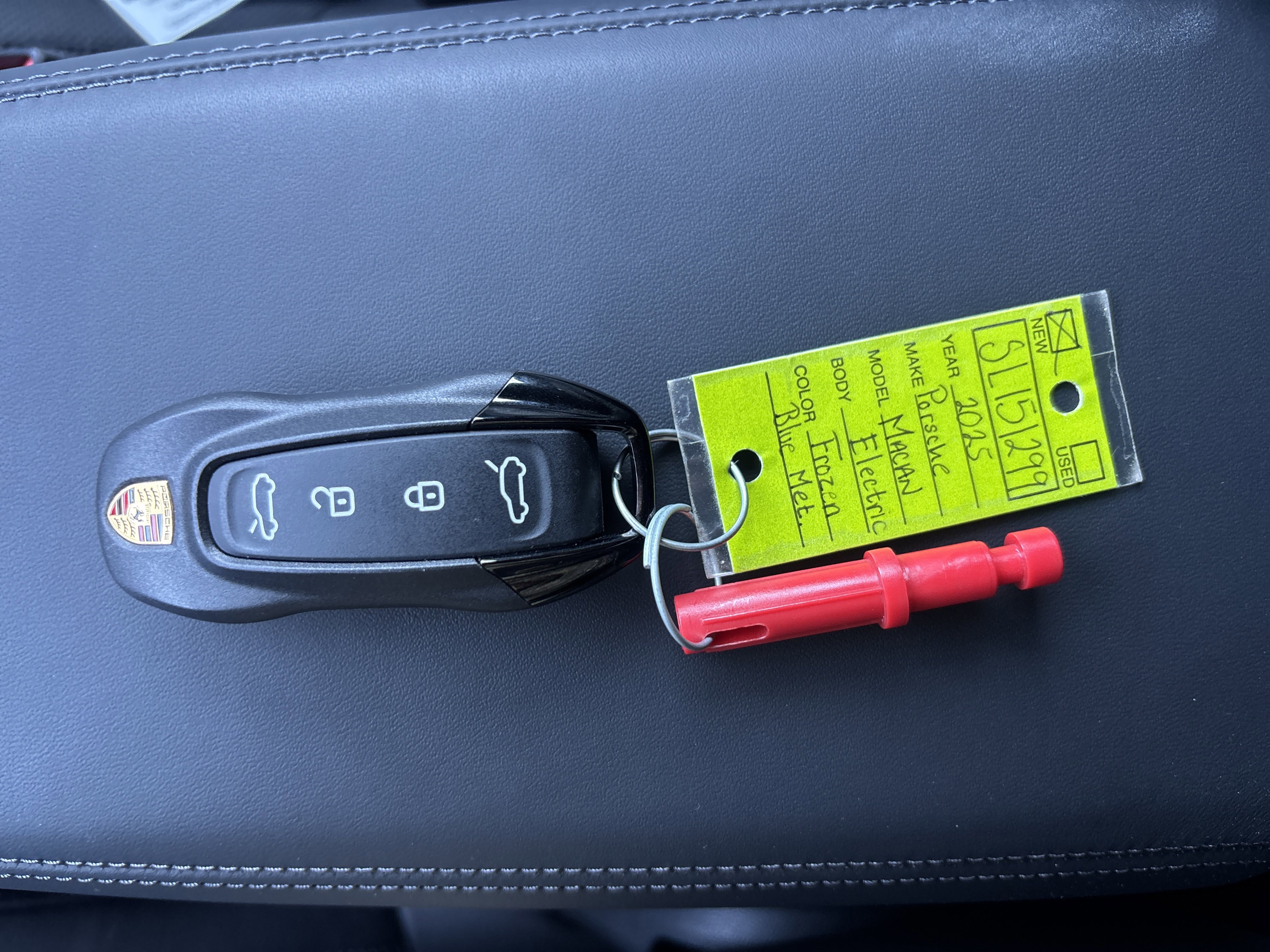 New 2025 Porsche Macan 4S Electric image 28