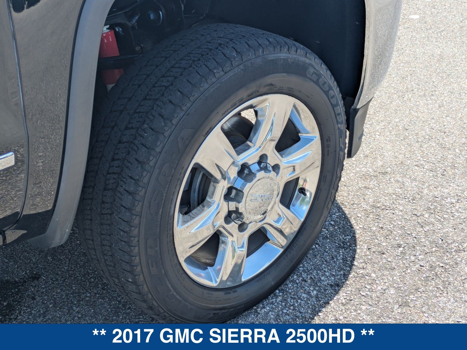 Used 2017 GMC Sierra 2500 SLT w/ Suspension Package, Off-Road AWD/4WD image 13