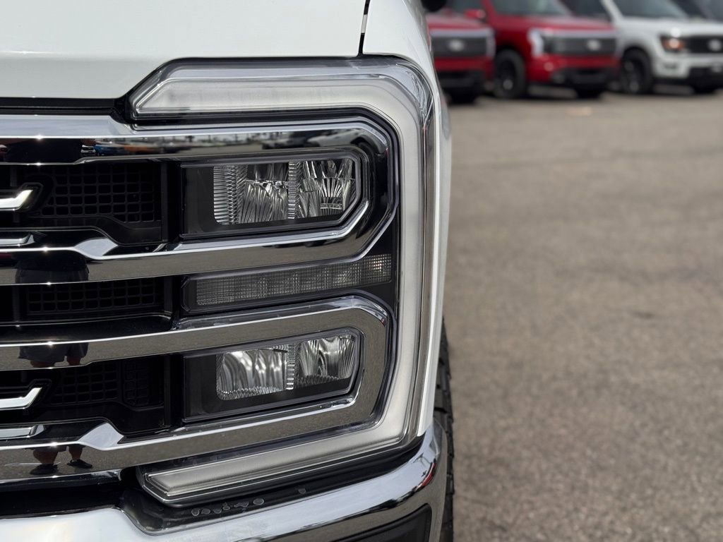 Certified 2023 Ford F250 Lariat w/ FX4 Off-Road Package image 8