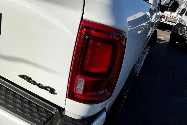 New 2026 RAM 2500 Laramie AWD/4WD image 11