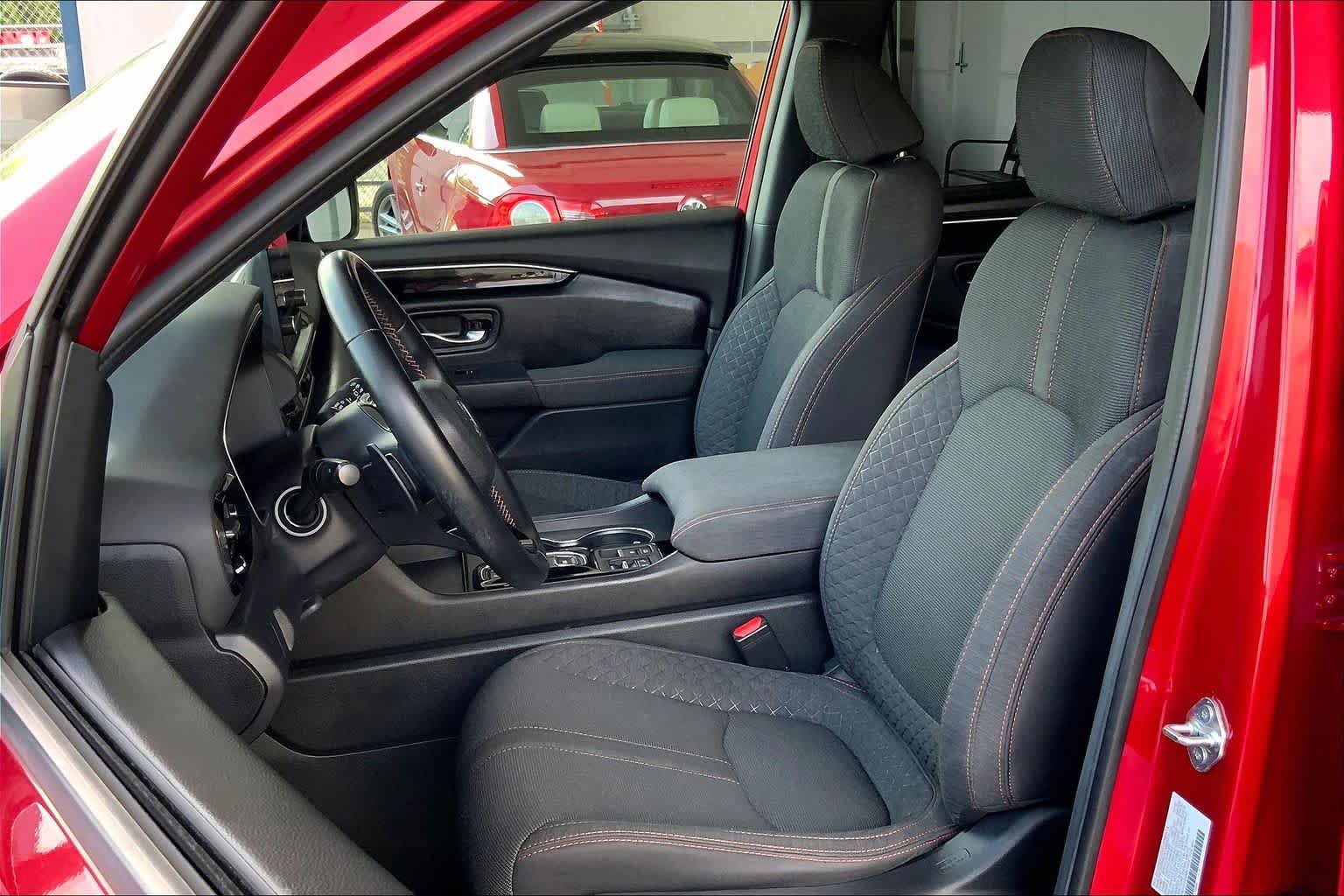 Used 2024 Honda Pilot Sport image 8