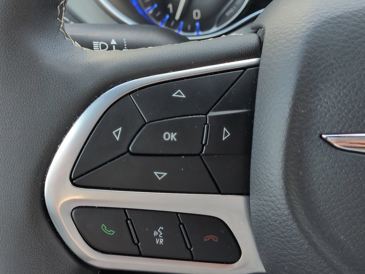 Certified 2026 Chrysler Pacifica Limited FWD image 23