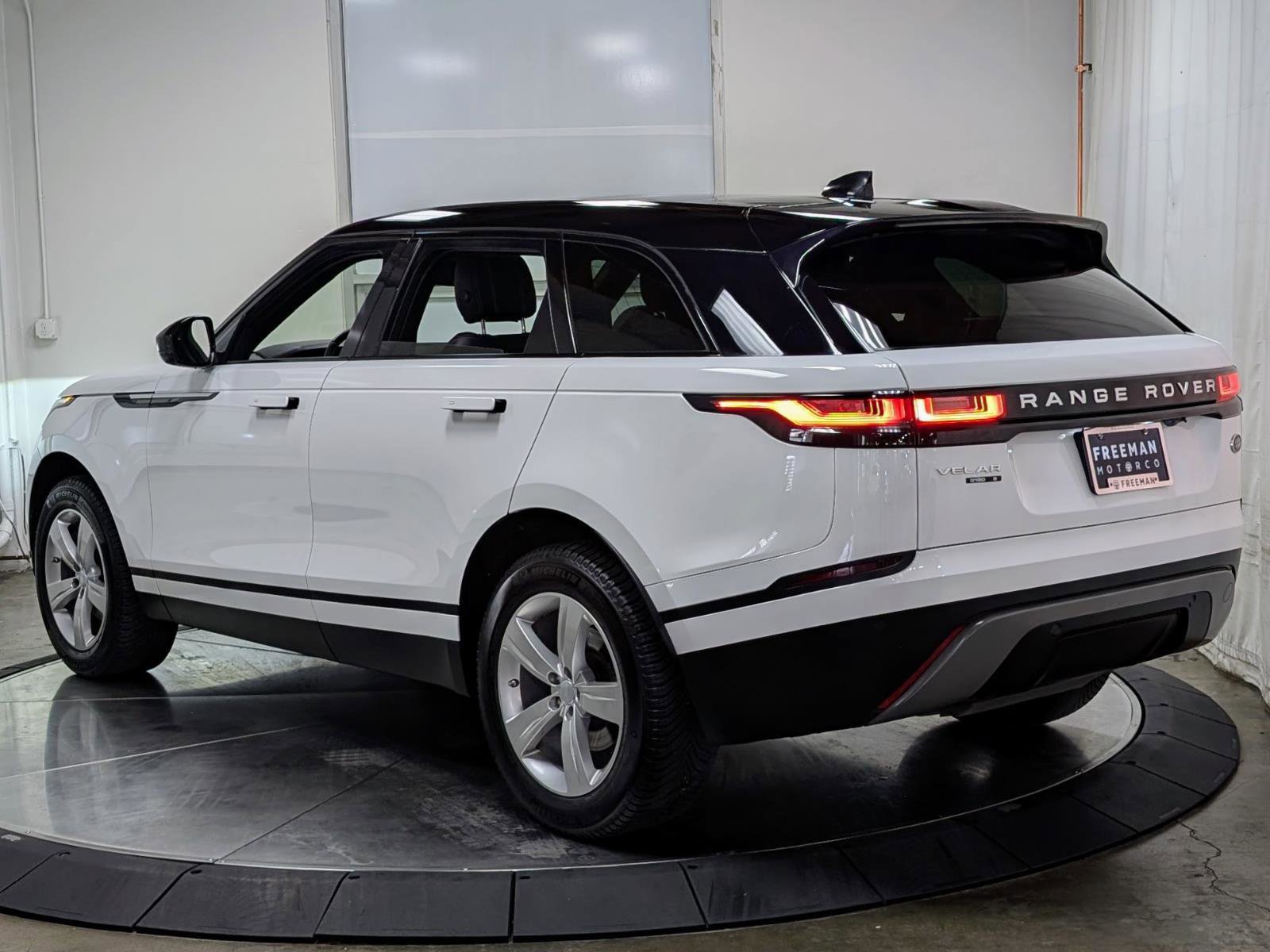 Used 2018 Land Rover Range Rover Velar S image 7