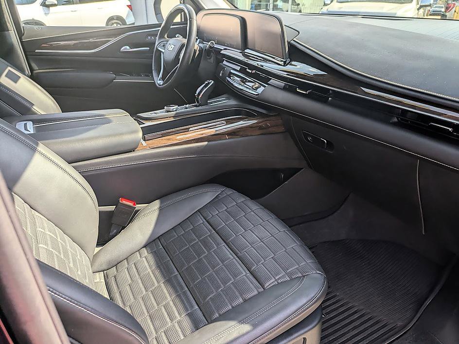 Certified 2024 Cadillac Escalade Premium Luxury Platinum image 42