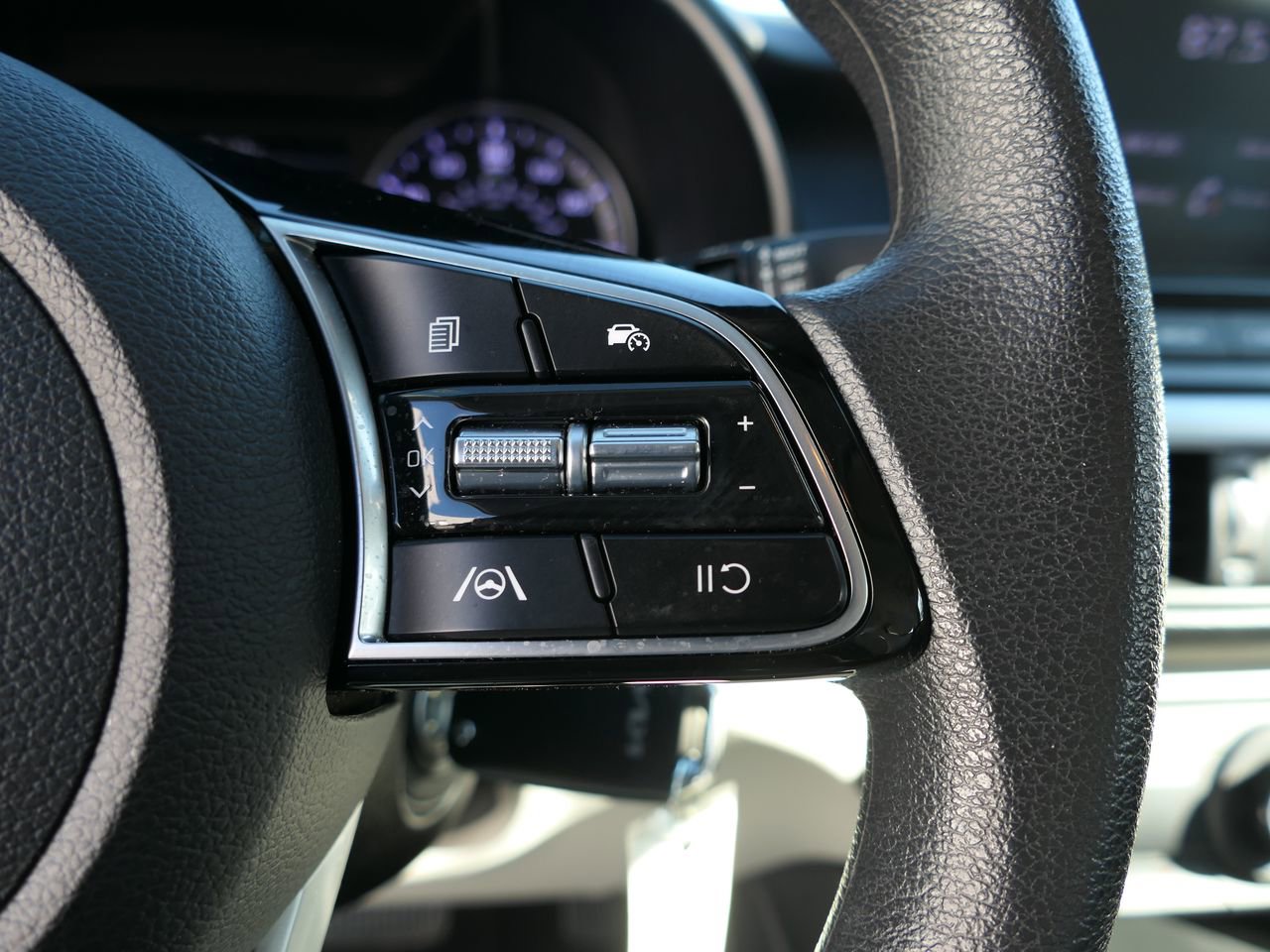 Used 2023 Kia Forte LXS w/ LXS Technology Package image 13