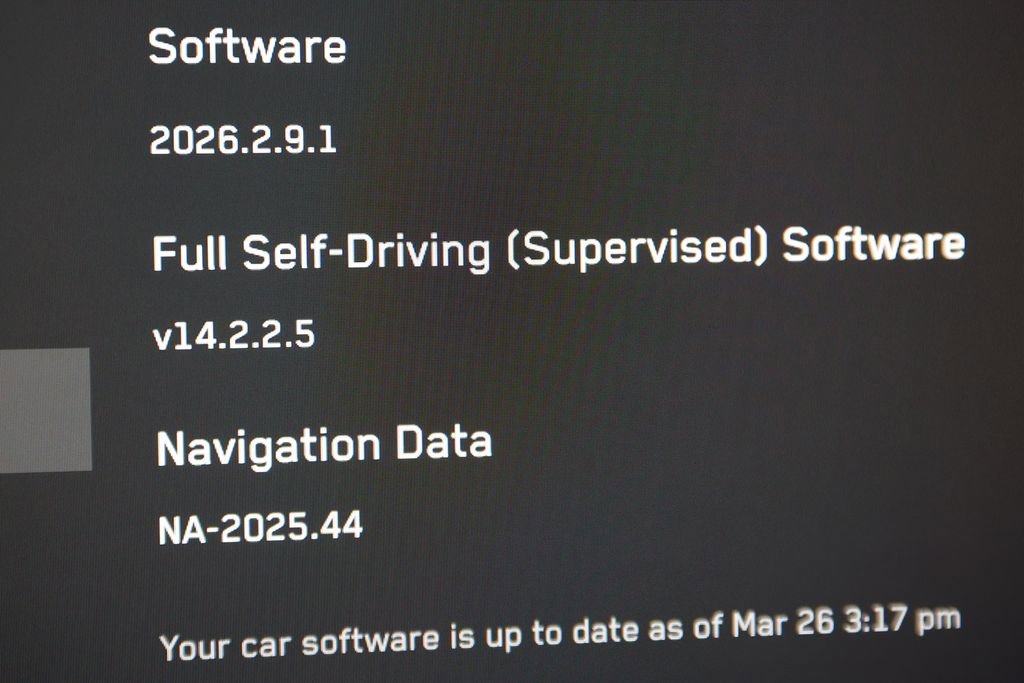 Used 2024 Tesla Cybertruck AWD Crew Cab image 25