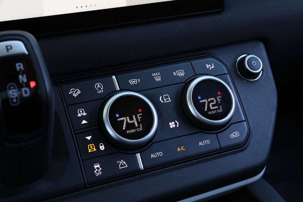 Certified 2023 Land Rover Defender 130 SE AWD/4WD image 27