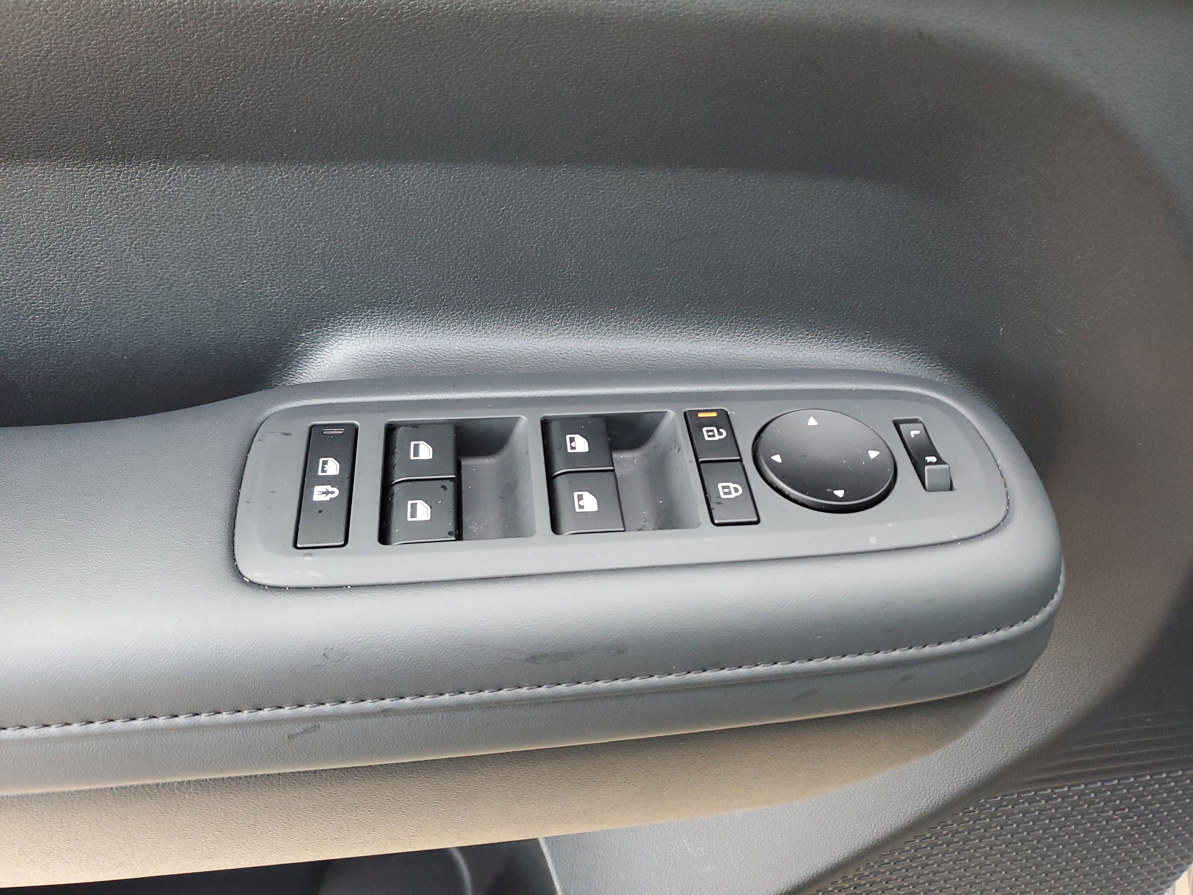 Used 2025 Hyundai Santa Fe SEL image 29