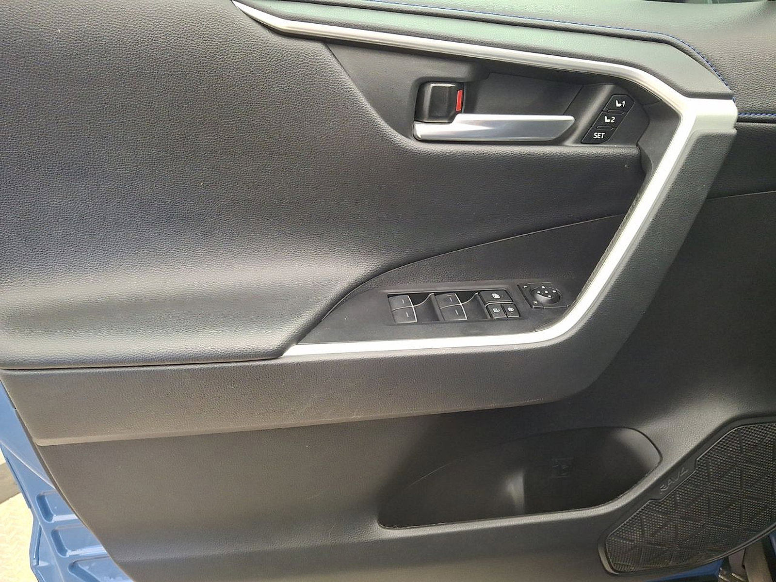 Used 2024 Toyota RAV4 XSE w/ Advanced Technology Package image 10