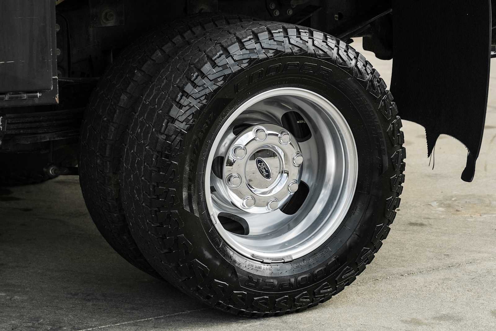 Used 2023 Ford F350 Lariat w/ FX4 Off-Road Package image 54