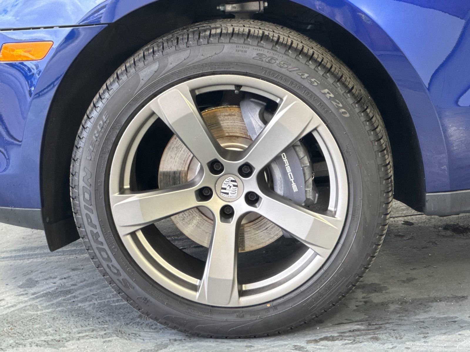 Certified 2025 Porsche Macan image 33