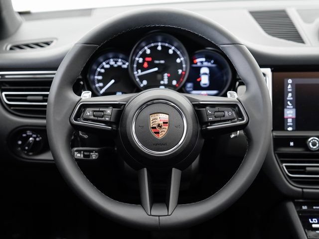 Certified 2025 Porsche Macan AWD/4WD image 13