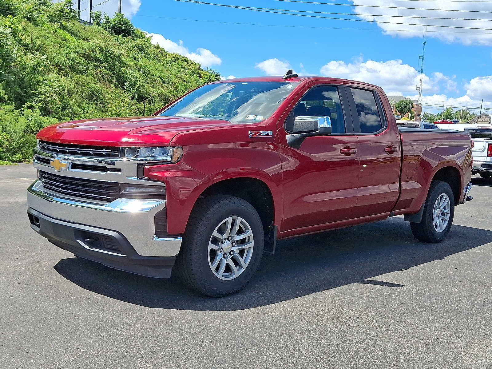 Used 2019 Chevrolet Silverado 1500 LT w/ All-Star Edition AWD/4WD image 3