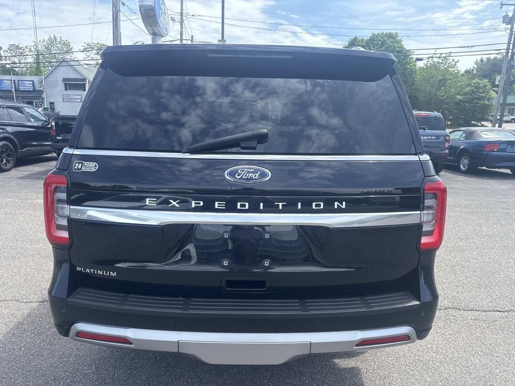 Used 2023 Ford Expedition Platinum AWD/4WD image 4