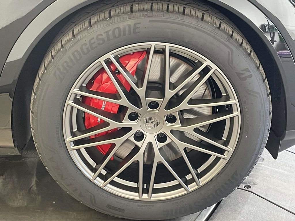 New 2025 Porsche Cayenne Turbo image 14