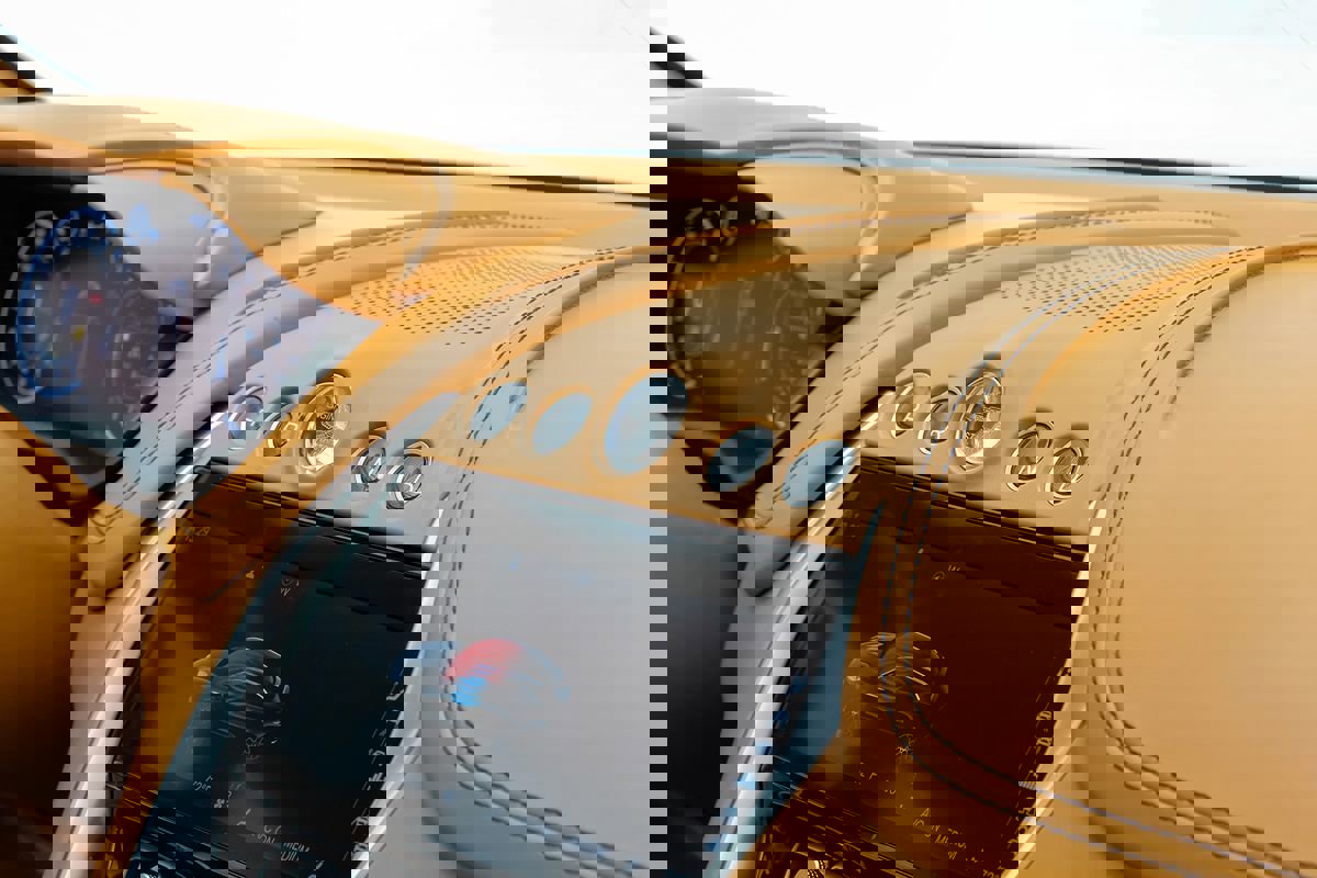 Used 2021 Aston Martin DBX AWD/4WD image 21