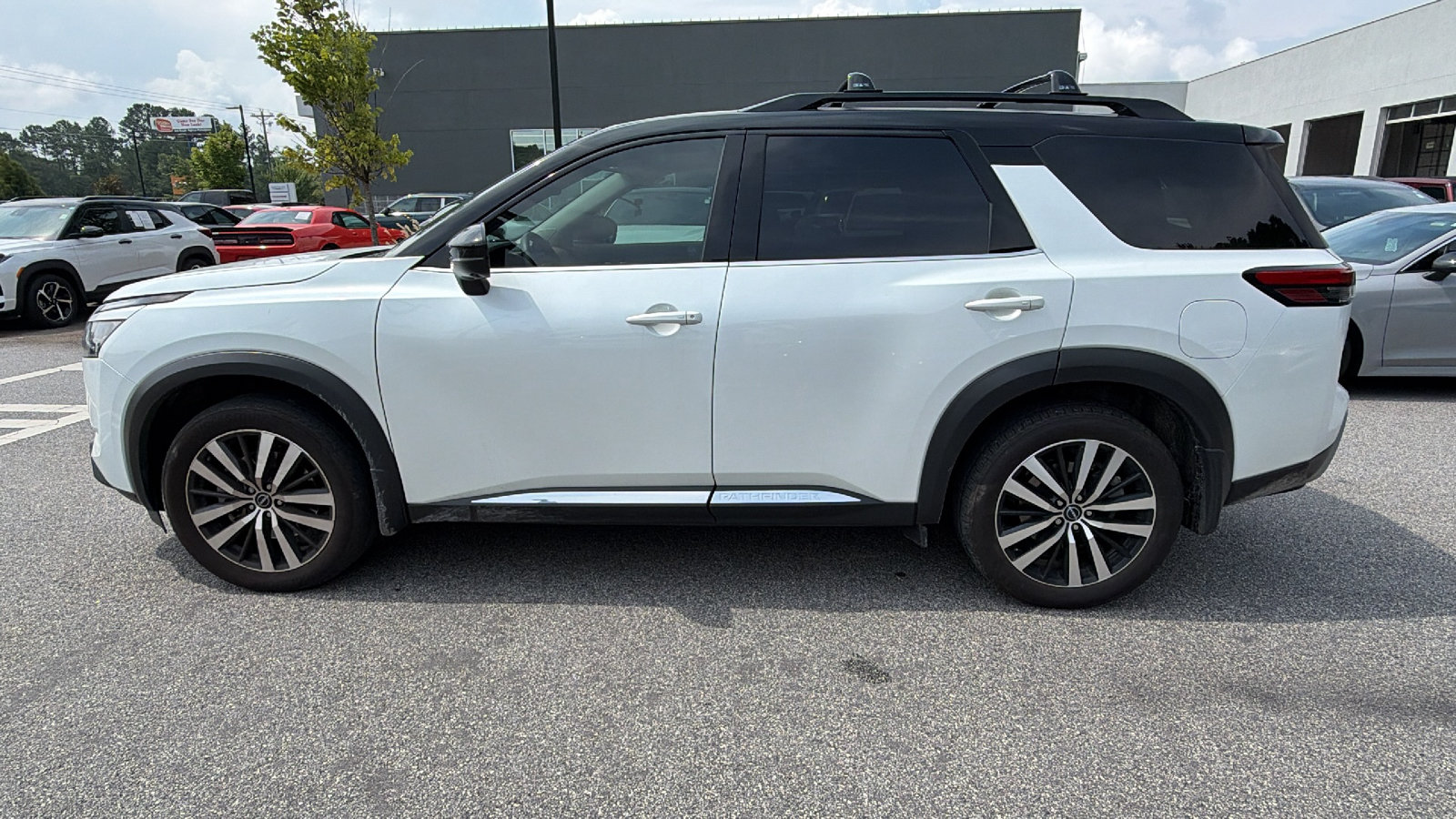 Used 2025 Nissan Pathfinder Platinum w/ Cargo Package FWD image 11