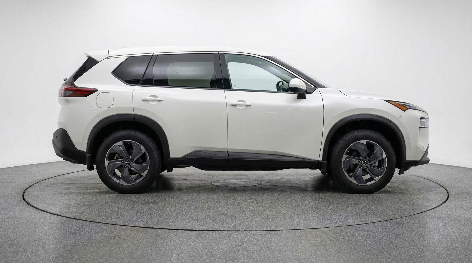 Used 2025 Nissan Rogue SV FWD image 11
