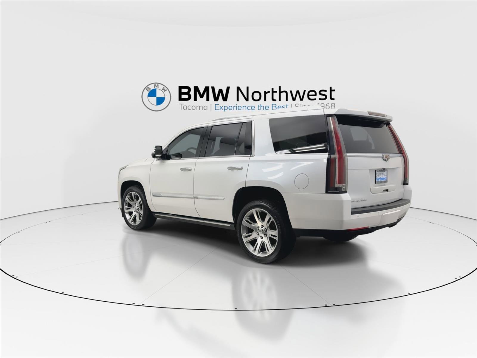 Used 2016 Cadillac Escalade Premium AWD/4WD image 12