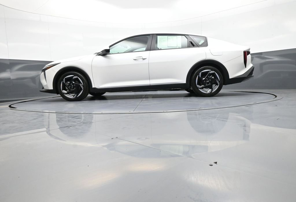 Certified 2025 Kia K4 EX FWD image 32