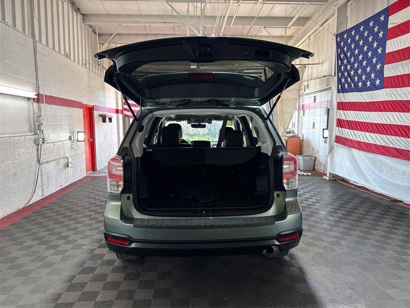 Used 2018 Subaru Forester 2.5i Touring AWD/4WD image 11
