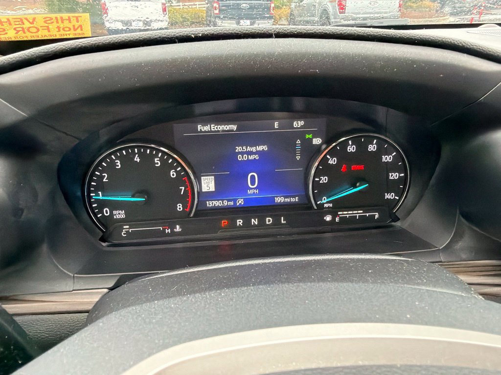 Used 2024 Ford Explorer Limited w/ Limited Technology Package RWD image 5