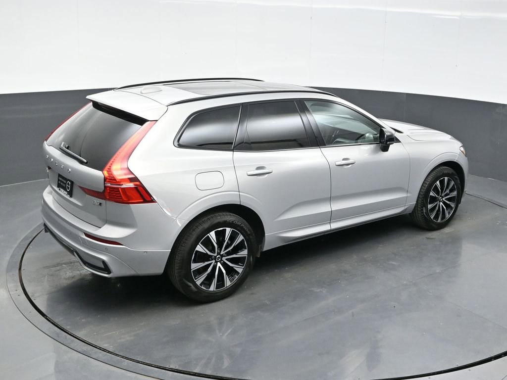 Used 2025 Volvo XC60 B5 Plus image 28