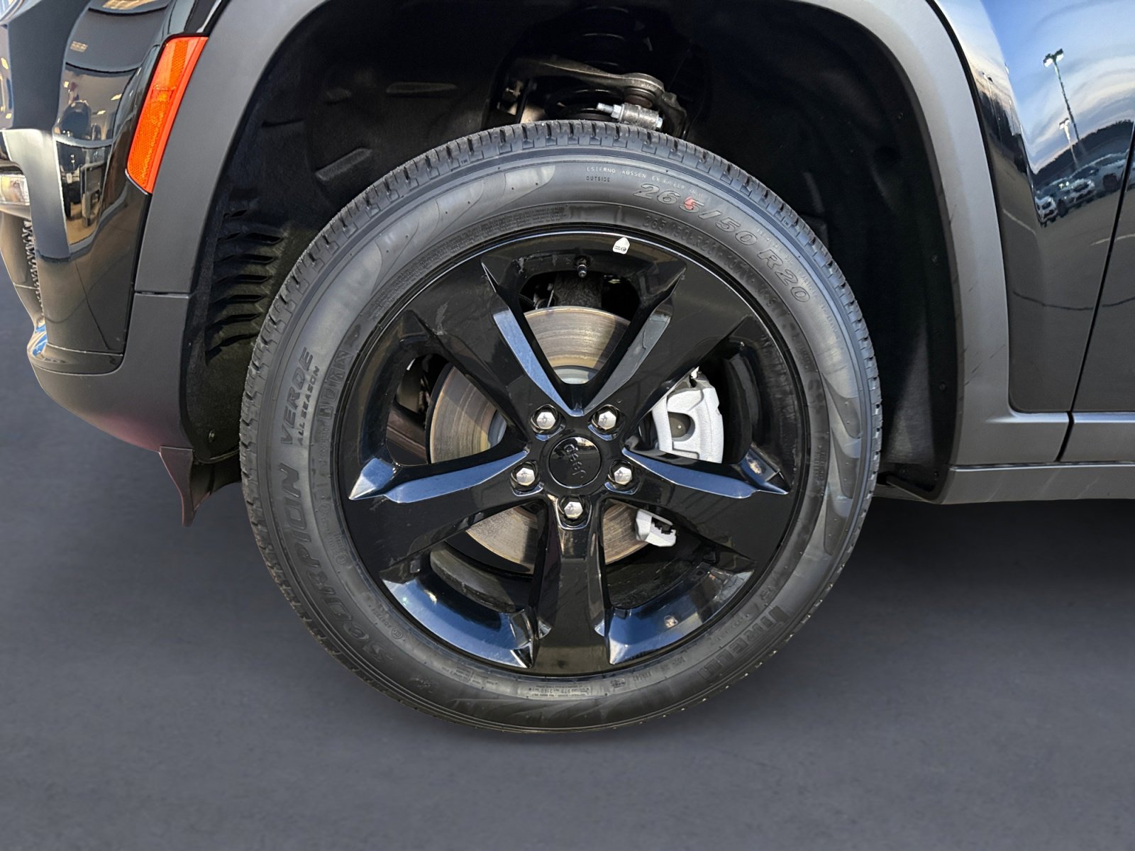 New 2025 Jeep Grand Cherokee L Limited w/ Black Appearance Package image 14