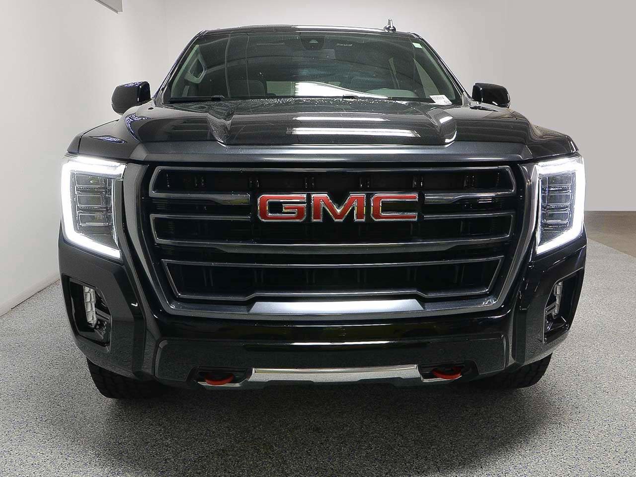 Used 2022 GMC Yukon AT4 image 3