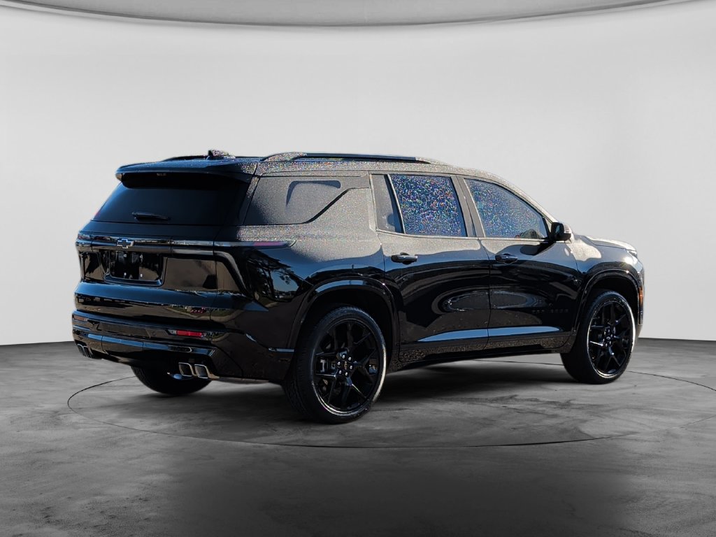 Used 2026 Chevrolet Traverse RS w/ LPO, Floor Liner Package FWD image 7