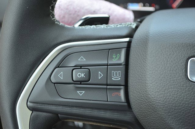 New 2025 Jeep Grand Cherokee L Laredo w/ Luxury Tech Group I image 17