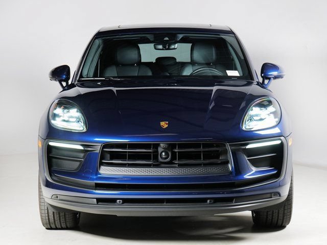 Certified 2026 Porsche Macan AWD/4WD image 6