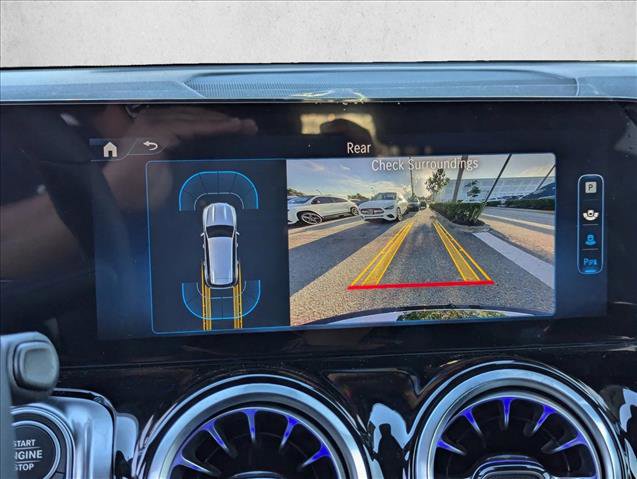 Used 2025 Mercedes-Benz GLB 250 image 12