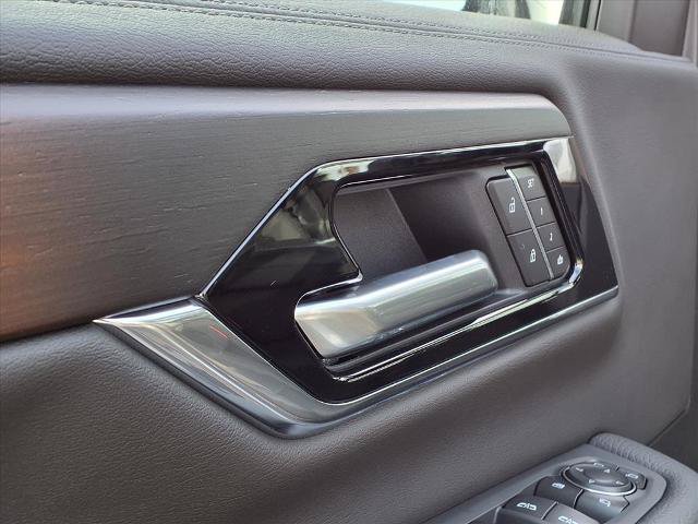 New 2026 GMC Yukon XL Denali w/ Sun & Power Step Package AWD/4WD image 16
