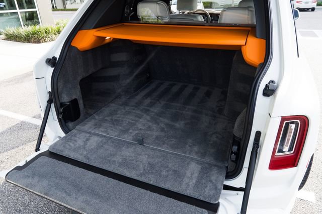 Used 2023 Rolls-Royce Cullinan w/ Cullinan Package image 47