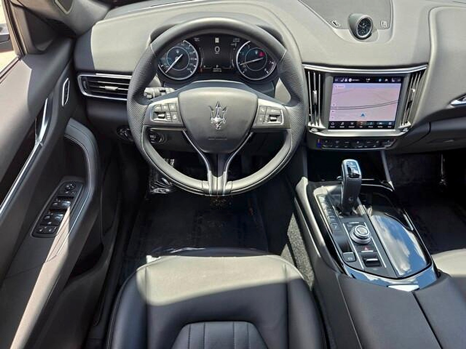 Used 2023 Maserati Levante GT AWD/4WD image 12