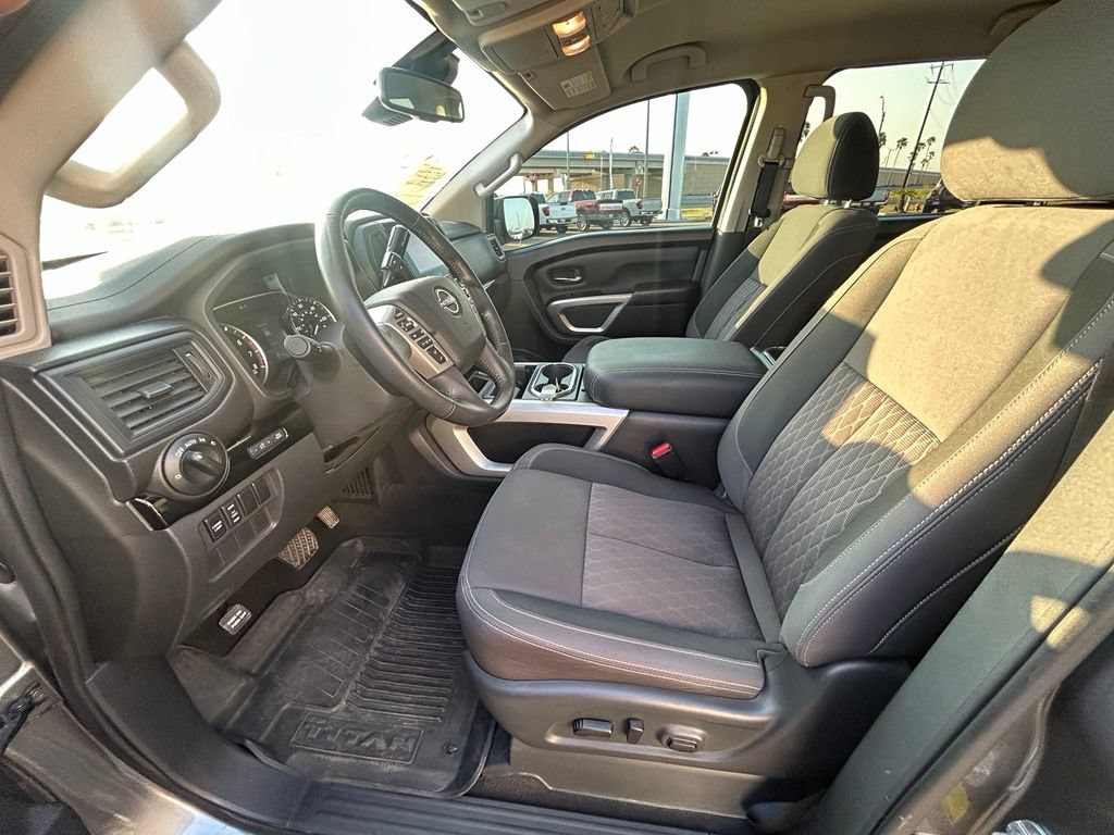 Used 2024 Nissan Titan SV w/ SV Convenience Package AWD/4WD image 12