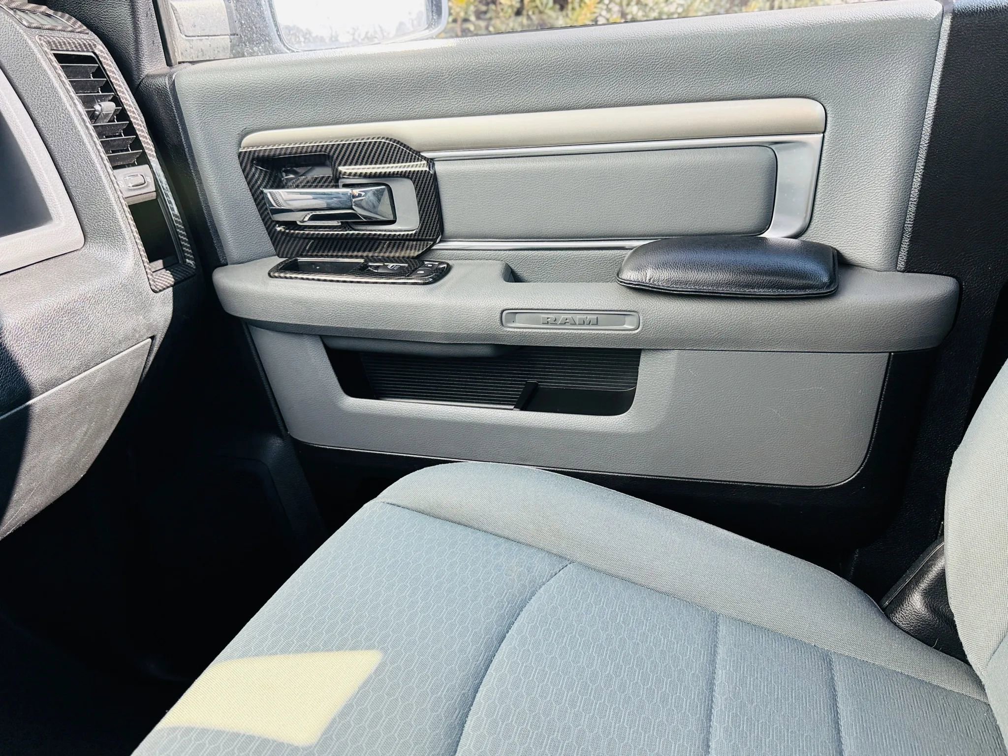 Used 2015 RAM 1500 Express w/ Black Ram 1500 Express Group RWD image 39