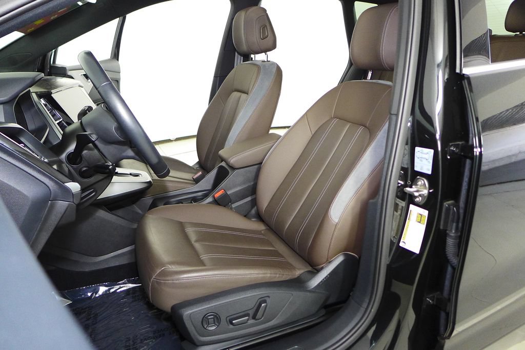 Used 2023 Audi Q4 e-tron Premium w/ Convenience Package RWD image 22