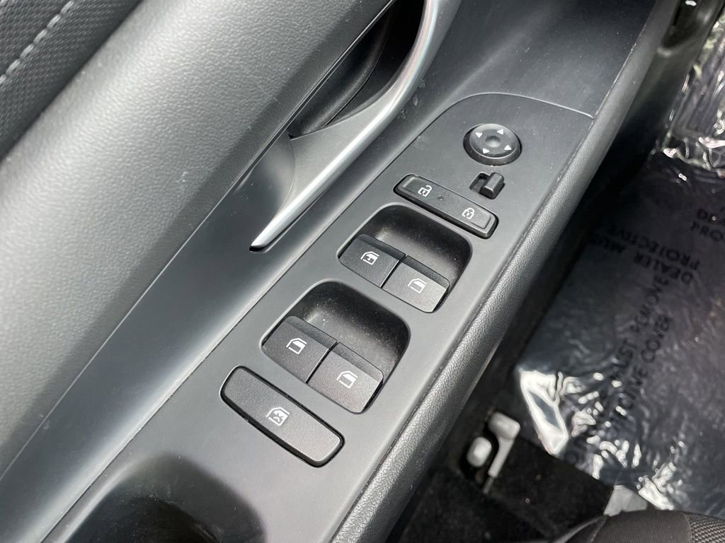 Used 2025 Hyundai Elantra SE FWD image 21