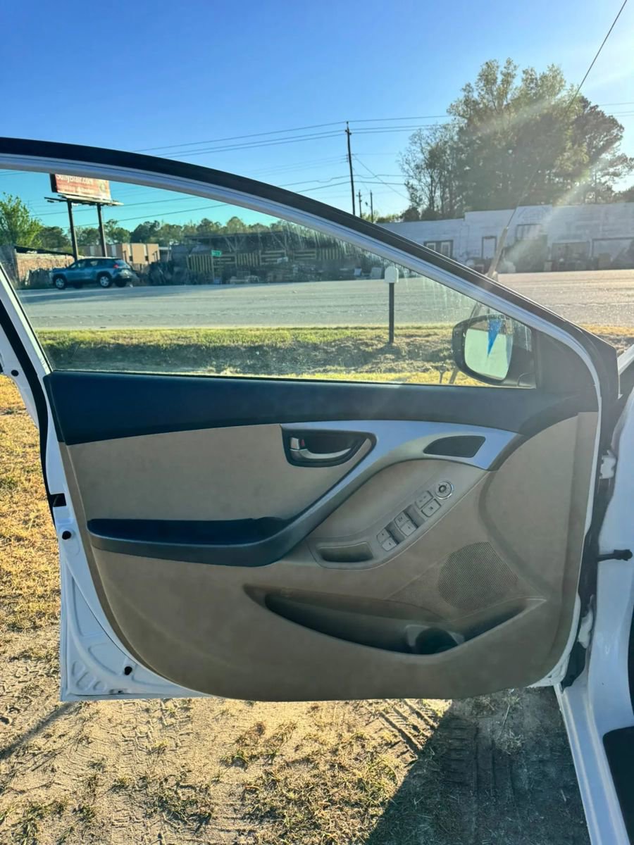 Used 2013 Hyundai Elantra GLS image 11