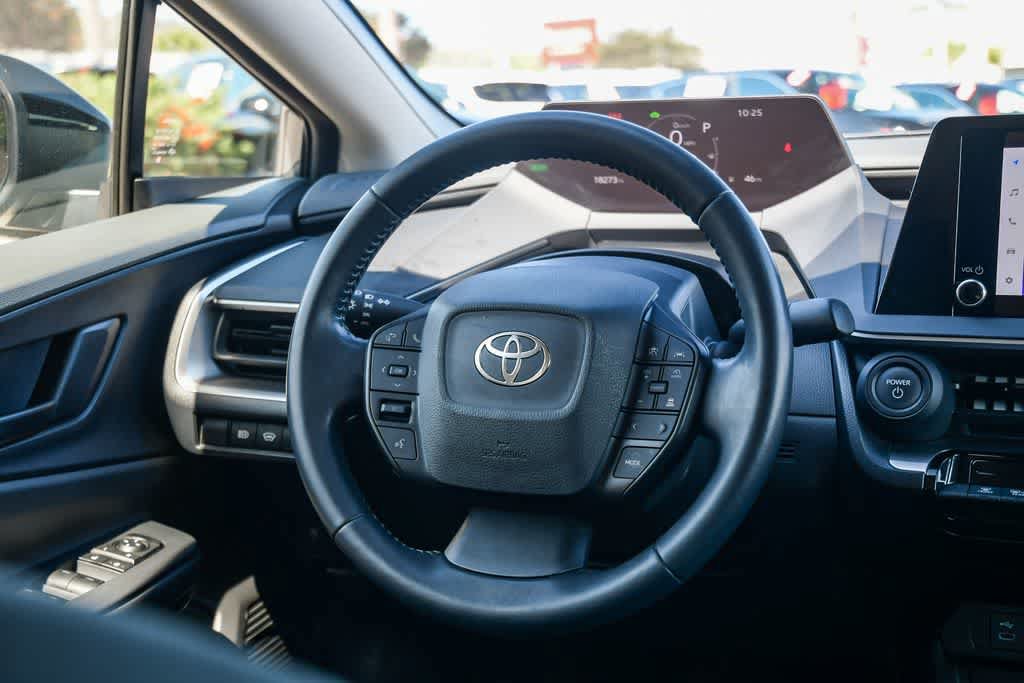 Used 2023 Toyota Prius LE FWD image 12